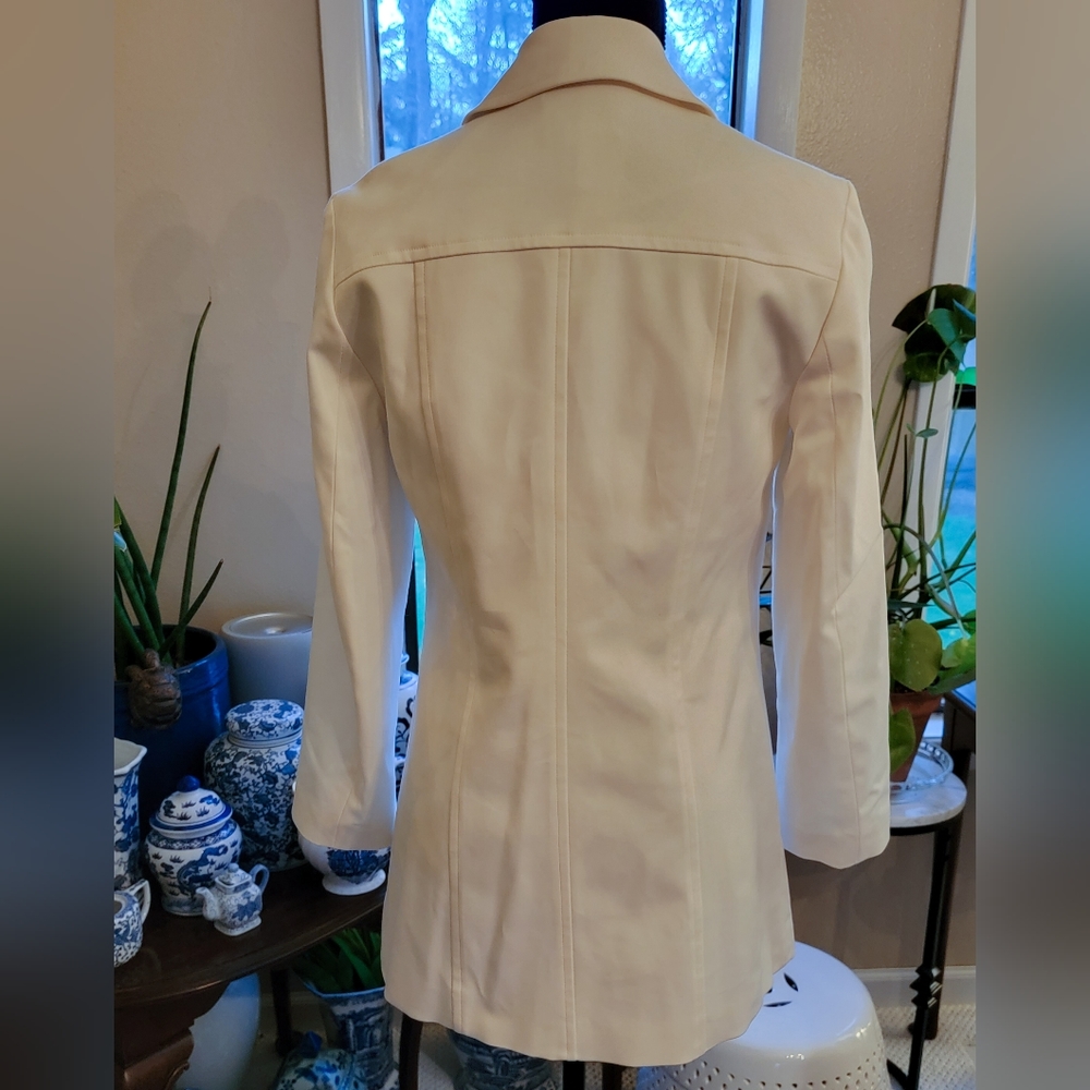 White Coat With Chrome Push Through Twist Lock Closures 2P - Picture 4 of 6